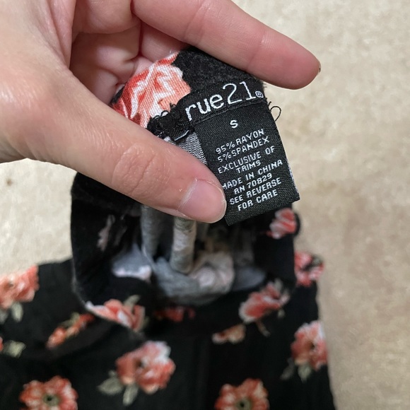 Rue 21 long skirt, size small - Picture 4 of 4